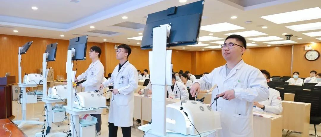 满“腔”热情 “镜”显芳华丨我院成功举办首届住院医师腹腔镜技能大赛